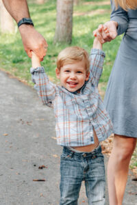 Family lifestyle session retzer nature center wisconsin krop kreative 07 min